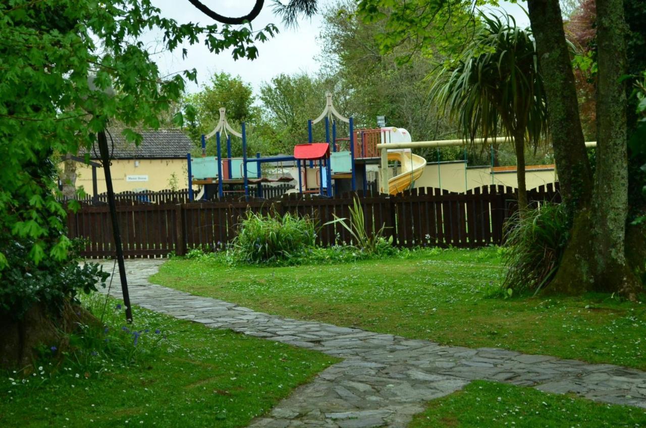 היילה 31 Tudor Court, Tolroy Manor מראה חיצוני תמונה